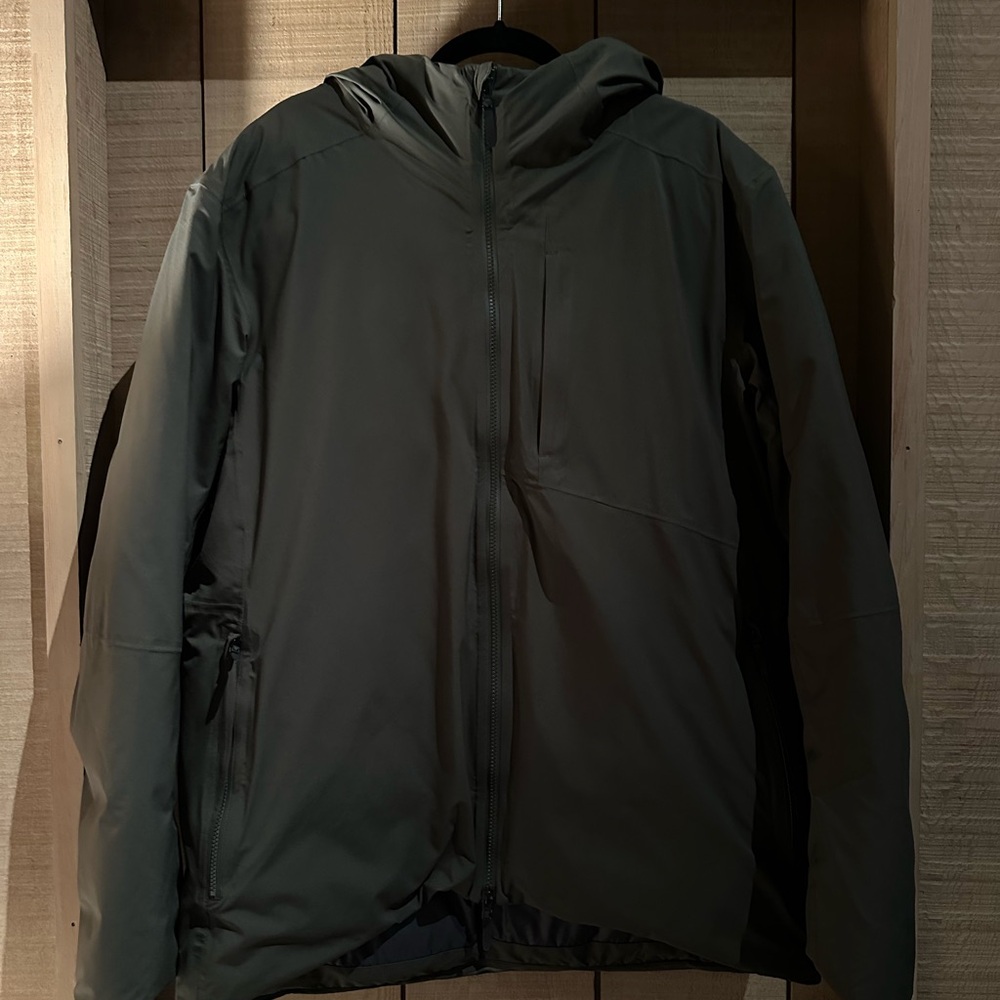 Lululemon Men's Green Downfill Hooded Jacket